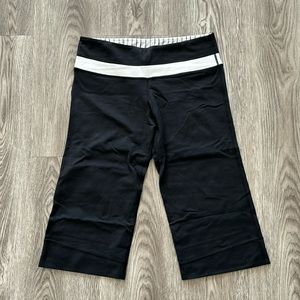 Lululemon Luon Wide Crop. Black with White Band. Size 8